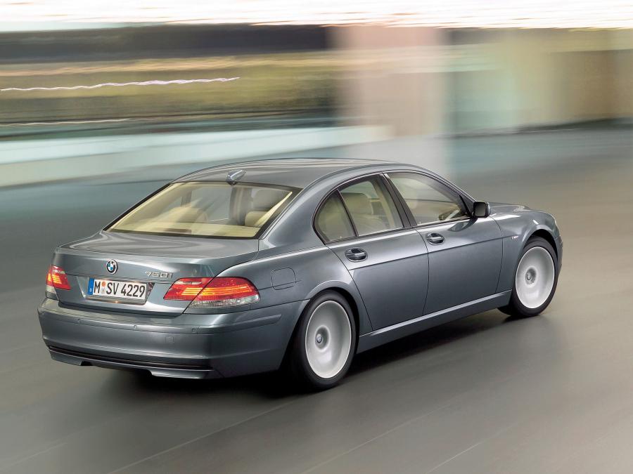  BMW 750i 2005 года  (фото 3 из 16)